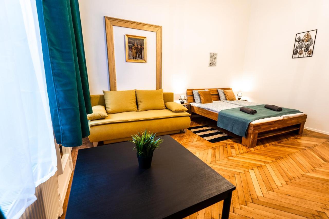 Palace Quarter Suite Budapest Esterno foto