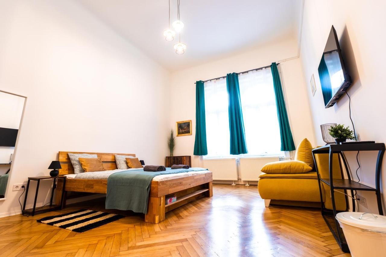 Palace Quarter Suite Budapest Esterno foto