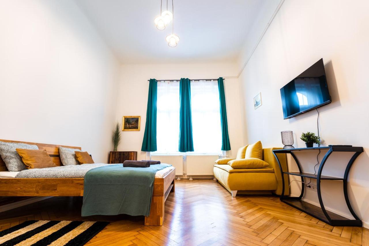 Palace Quarter Suite Budapest Esterno foto