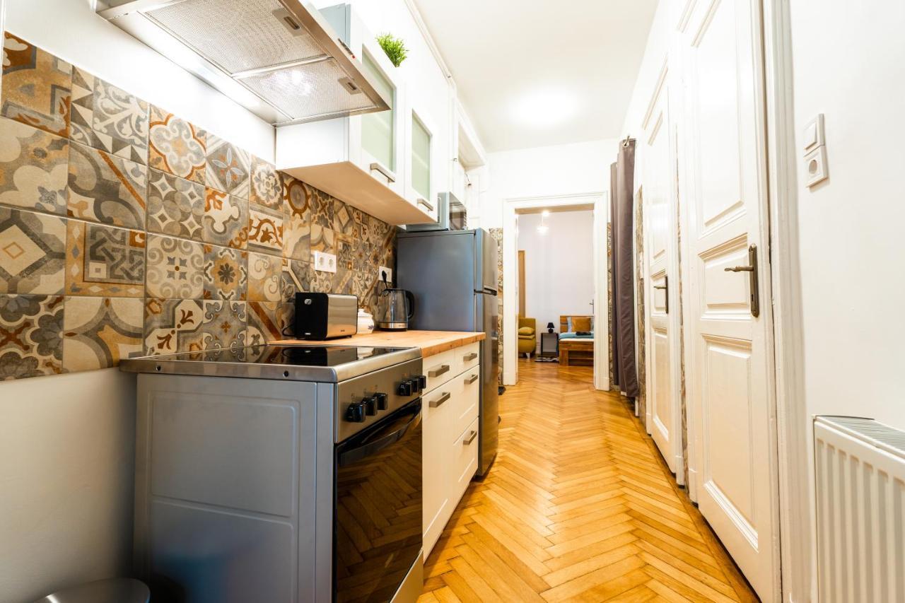 Palace Quarter Suite Budapest Esterno foto
